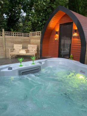 Paddock Pod for 4 & Private Hot Tub